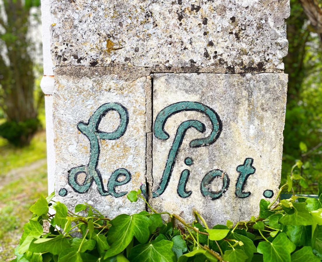 Petit Chateau Le Piot Bed and Breakfast Fleurance Esterno foto