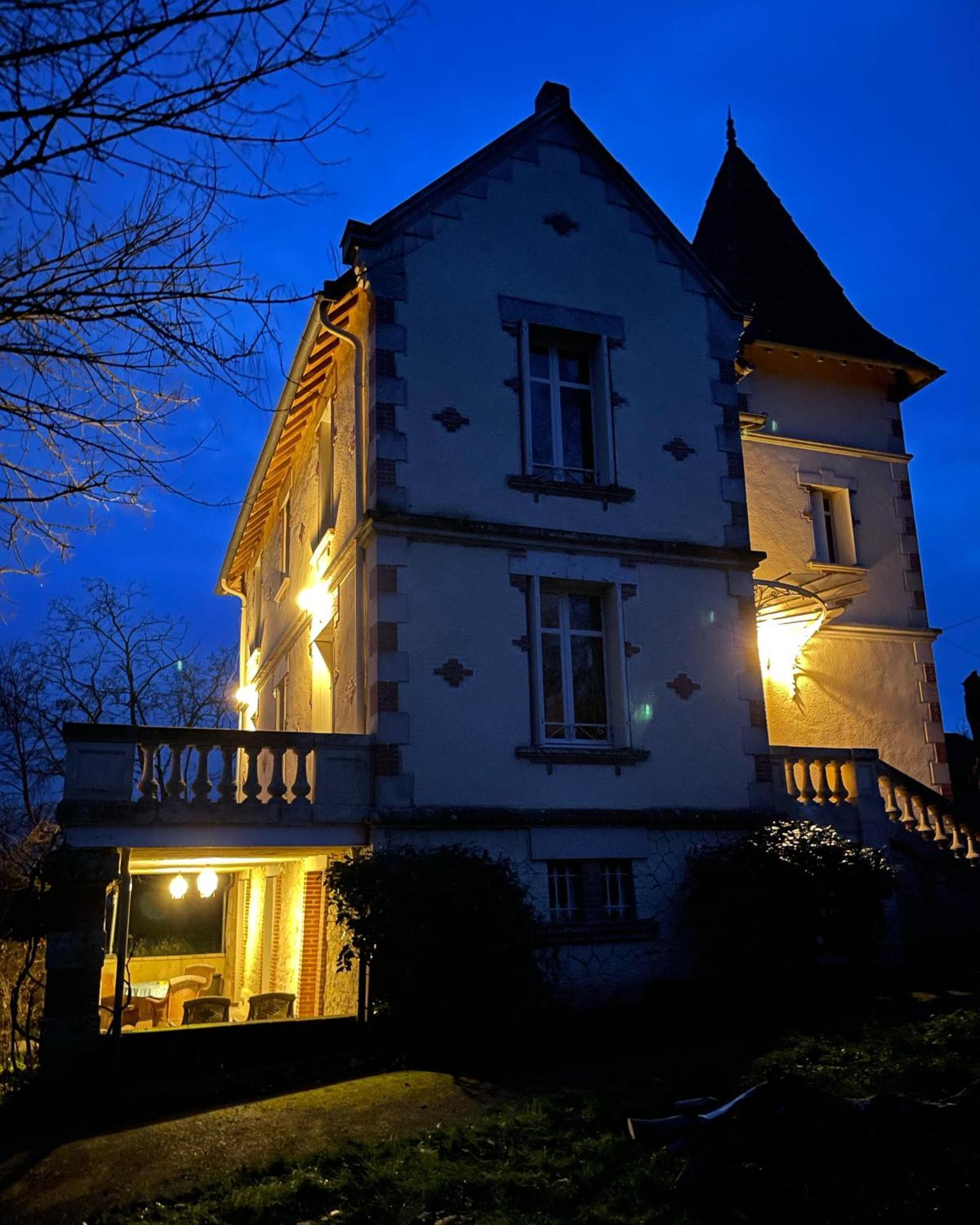 Petit Chateau Le Piot Bed and Breakfast Fleurance Esterno foto